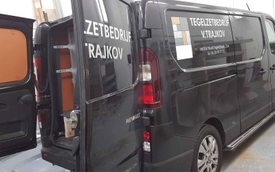 Tegelzetbedrijf Viktor Trajkov dubbele vloer in  Rennault Traffic