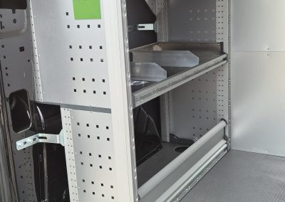 Detail van de Bott ladekast met volledig uittrekbare lade in Volkswagen Caddy
