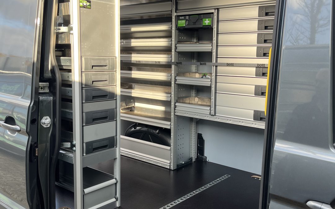 Bott Vario 3 inrichting in MAN TGE voor Baaij Totaalbouw