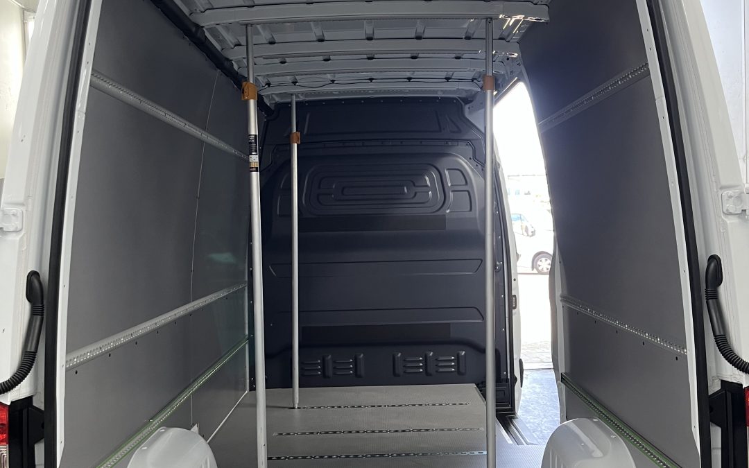 Mercedes Sprinter met ladingzekering voor Gemeente Bergen op Zoom