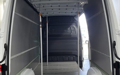 Mercedes Sprinter met ladingzekering voor Gemeente Bergen op Zoom